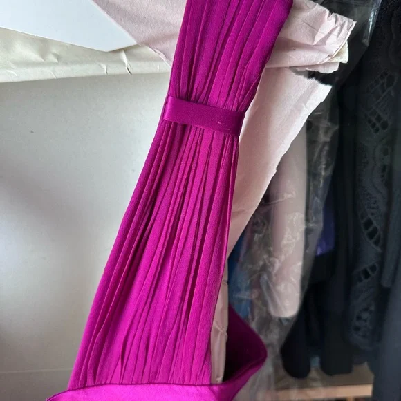 Elegant Pink Evening Dress, Size 4. - Picture 7 of 15